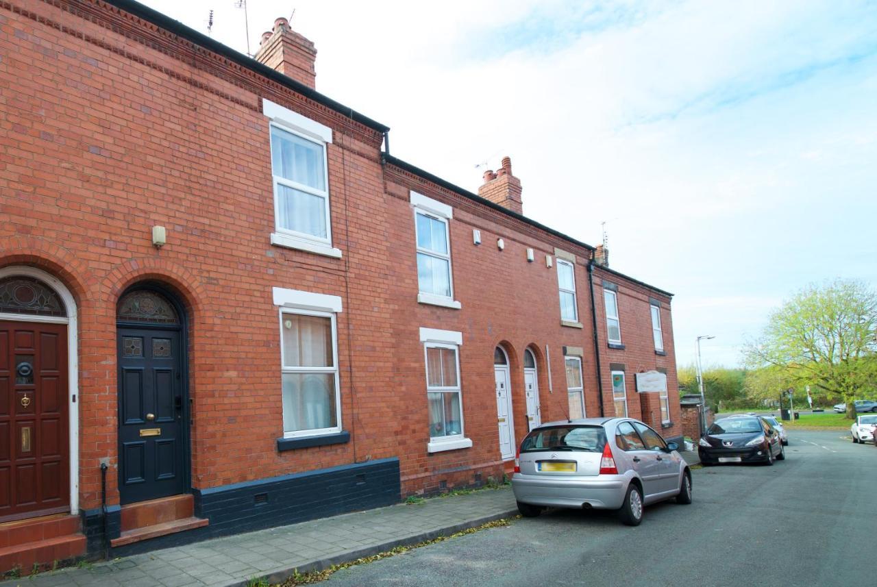Ideal Abode Leonard Chester Exterior photo